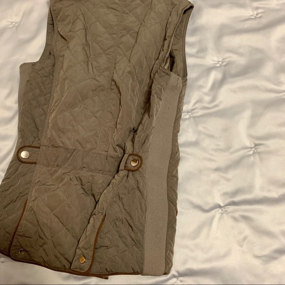 Zara vest size XS - Picture 6 of 6